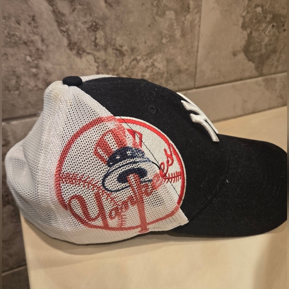 NY Yankees 39Thirty Mesh Back Size Small-Medium New Era Genuine MLB Stitched - Picture 2 of 12
